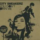 City Sneakerz - You Don't Own Me *keyholder*