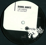 Daniel Bortz - I Am Looking