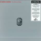 De Beren Gieren - One Mirrors Many