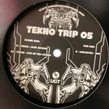 Teksa, Gehlektek - Skip