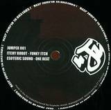 Itchy Robot & Esoteric Sound - Funky Itch