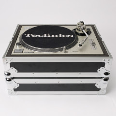 Magma - MULTI-FORMAT TURNTABLE CASE II