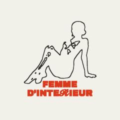 FEMME D'INTERIEUR